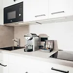Kalm - East Apart-hotel 4*