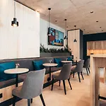 Kalm - East 4*