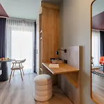 Kalm - East 4*