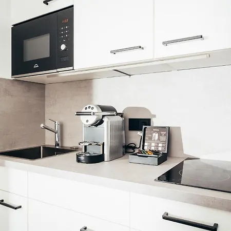 Kalm - East Lägenhetshotell 4*