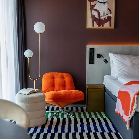 Kalm - East Lägenhetshotell 4*