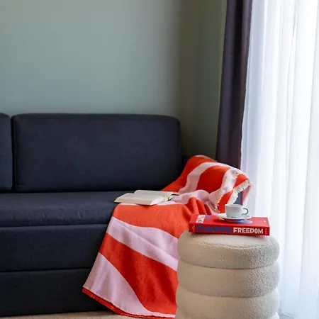 Kalm - East Hotel apartamentowy 4*