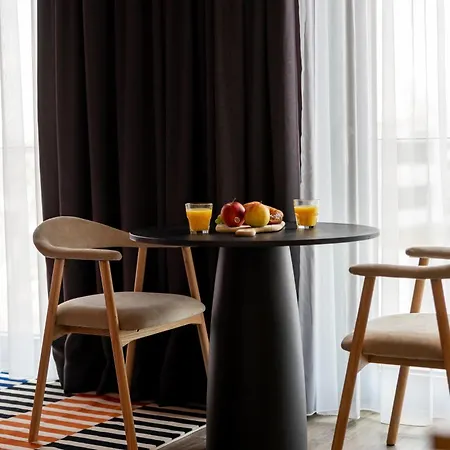 Lägenhetshotell Kalm - East 4*