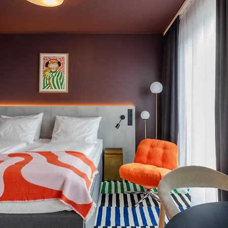 Kalm - East Lägenhetshotell 4*