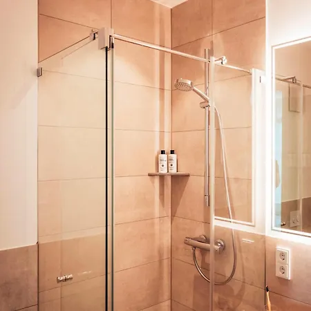 Kalm - East Aparthotel Munich