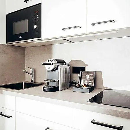 Kalm - East 4*