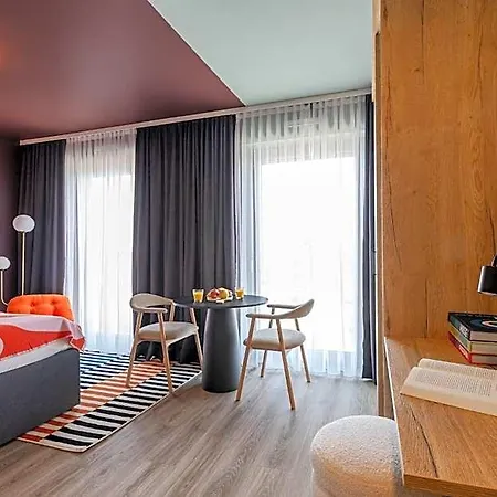 Aparthotel Kalm - East 4*