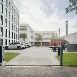 Kalm - East 4*